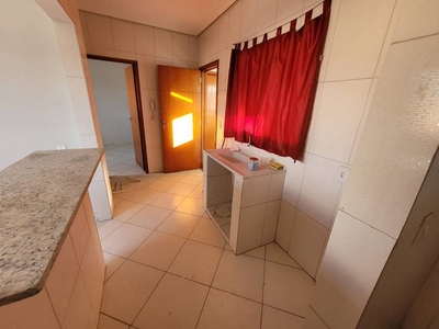 Casa com 1 Quarto e 1 banheiro para Alugar, 55 m² por R$ 750/Mês