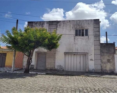 Casa com 6 dormitórios à venda, 220,56 m²