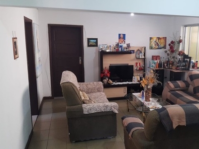 Casa com quartos e loja anexa em Santa Rosa - Niterói - Rio de Janeiro
