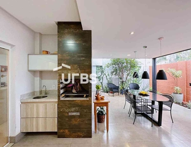 Casa em Condomínio com 3 quartos à venda no bairro Parque das Laranjeiras, 160m²