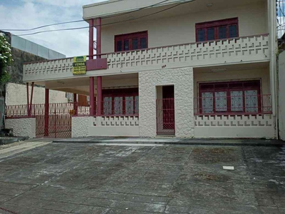 Casa em Condomínio com 6 quartos à venda no bairro Cachoeirinha, 450m²