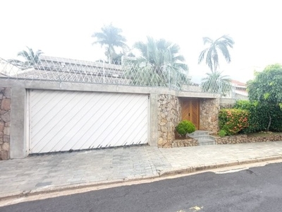 Casa para alugar em Jardim Francisco Fernandes de 750.00m² com 4 Quartos, 4 Suites e 10 Ga