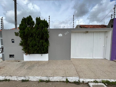 Casa para aluguel com 150 metros quadrados com 3 quartos em Verdes Campos - Arapiraca - AL