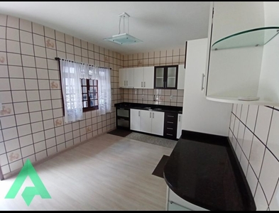 Casa no Bairro Itoupava Central em Blumenau com 4 Dormitórios e 143.67 m²