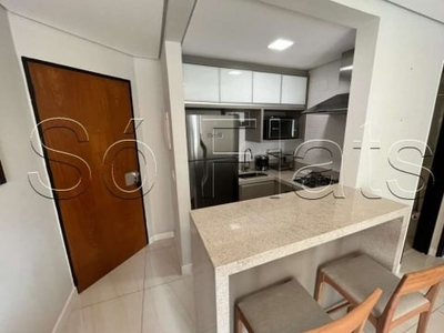 Flat no crillon disponível para locação contendo 37m², 1 dormitório e 1 vaga de garagem.