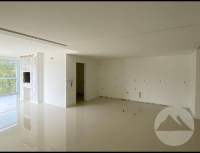 Apartamento no Bairro Itoupava Central em Blumenau com 3 Dormitórios (3 suítes) e 176 m²