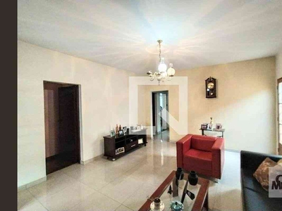 Casa com 3 quartos à venda no bairro Esplanada, 214m²