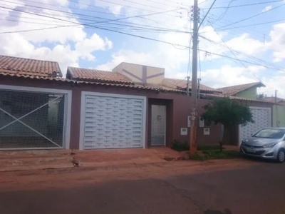 Alugo casa c/ 01 apartamento e 01 quarto no Recanto dos Pássaros