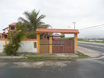 Aluguel, Casa na Quadra da Praia, 8 Quartos, Piscina, Área Gourmet e Varandão com Vista.