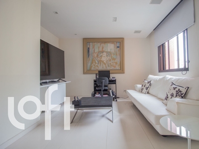 Apartamento à venda em Moema Pássaros com 220 m², 3 quartos, 1 suíte, 4 vagas