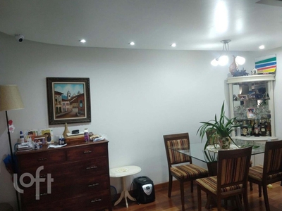 Apartamento à venda em Vila Olímpia com 80 m², 2 quartos, 1 suíte, 2 vagas