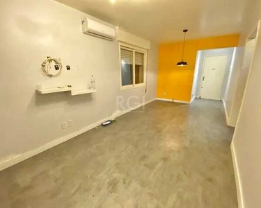 Apartamento com 1 dormitório para vender, 55 m² por R$ 267mil - Floresta - Porto Alegre/RS