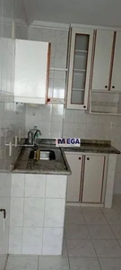 Apartamento com 2 dormitórios para alugar, 60 m² por R$ 1.300,64/mês - Jardim Carlos Loure