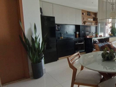 Apartamento com 2 quartos à venda, 67.0m²