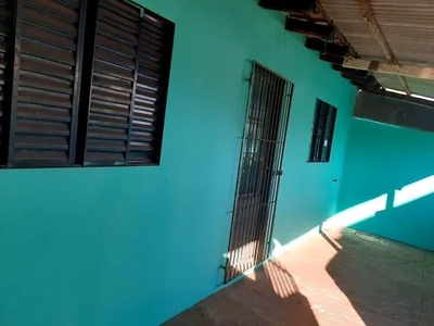 Casa com 2 quartos no Jardim Leblon R$750