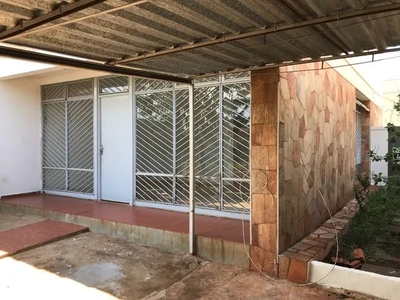 Casa com 3 dormitórios para alugar, 125 m² por R$ 1.462/mês - São Benedito - Uberaba/MG