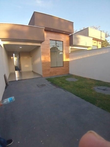 Casa com 3 quartos à venda, 182.0m²