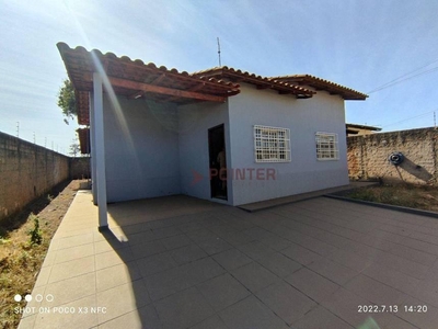 Casa com 3 quartos à venda, 400.0m²