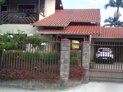 Casa com 5 dormitórios para alugar, 215 m² por R$ 4.048,32/mês - Floresta - Joinville/SC