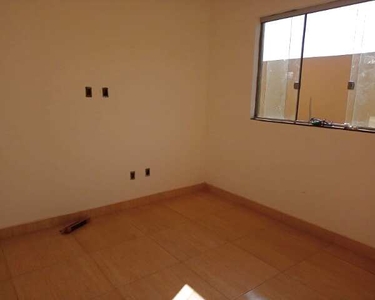 Casa em lote de 200 m² em Igarapé/MG