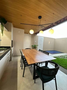 Cond. horizontal casa com 2 quartos à venda, 148.0m²