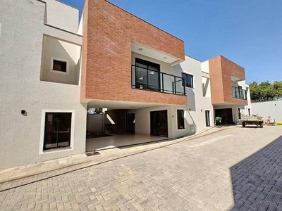 Cond. horizontal casa com 3 quartos à venda, 227.0m²