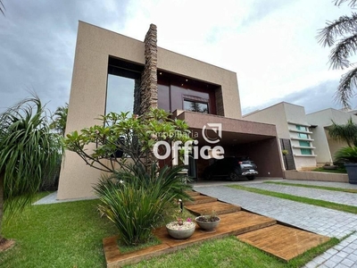 Cond. horizontal casa com 3 quartos à venda, 563.0m²