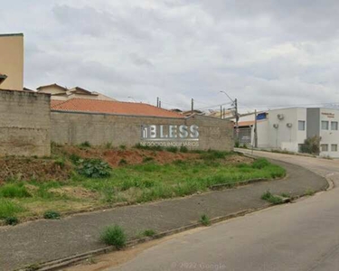 EXCELENTE LOTE DE RUA PARA USO COMERCIAL COM 201 M2 NA REGIÃO DE MEDEIROS, COM ALTO DESENV