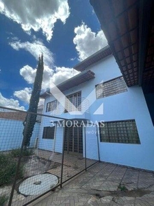 Sobrado com 3 quartos à venda, 325.0m²