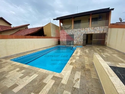 Sobrado com Piscina a 800 Metros da Praia