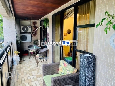 Apartamento à venda em Barra da Tijuca com 150 m², 4 quartos, 1 suíte, 2 vagas