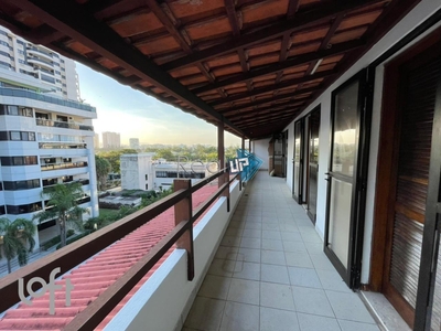 Apartamento à venda em Barra da Tijuca com 242 m², 4 quartos, 1 suíte, 2 vagas