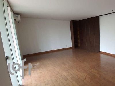 Apartamento à venda em Campo Belo com 193 m², 3 quartos, 3 suítes, 4 vagas