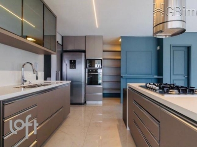 Apartamento à venda em Campo Belo com 280 m², 3 quartos, 1 suíte, 4 vagas