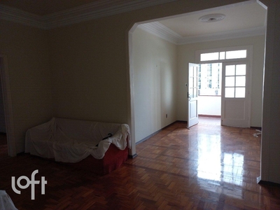 Apartamento à venda em Centro com 164 m², 3 quartos