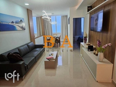 Apartamento à venda em Copacabana com 140 m², 3 quartos, 2 suítes