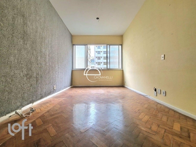 Apartamento à venda em Copacabana com 70 m², 2 quartos