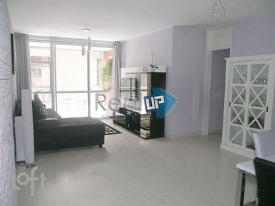 Apartamento à venda em Lagoa com 120 m², 2 quartos, 1 suíte, 2 vagas