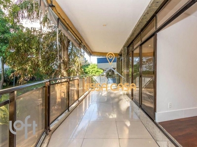 Apartamento à venda em Laranjeiras com 104 m², 3 quartos, 1 suíte, 1 vaga