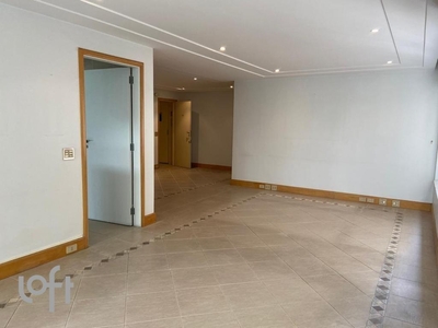 Apartamento à venda em Paraíso com 188 m², 3 quartos, 1 suíte, 1 vaga