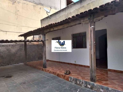 Casa com 3 quartos à venda no bairro Mantiqueira, 360m²
