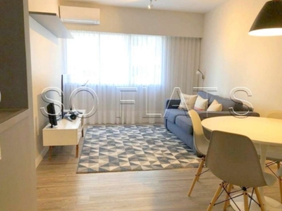 Flat no saint paul reformado com 1 dormitório, 42m² e com varanda, disponível para locação.