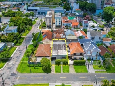 Terreno à venda na rua mário chalbald biscaia, 631, novo mundo, curitiba, 324 m2 por r$ 659.000