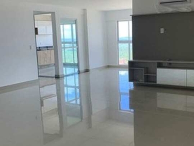 Amplo apartamento com 300 m2 com armários nos quartos e cozinha. No alto branco