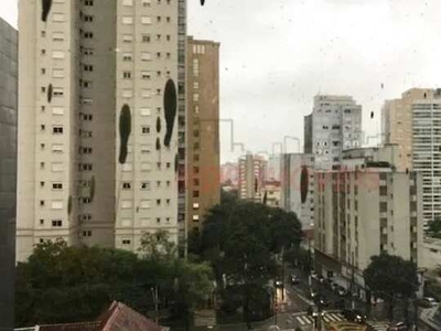 Apartamento na Vila Mariana com 2 quartos, sendo 1 suíte, próximo do metrô Ana Rosa e Para