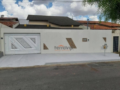 Casa com 4 quartos à venda, 360.0m²