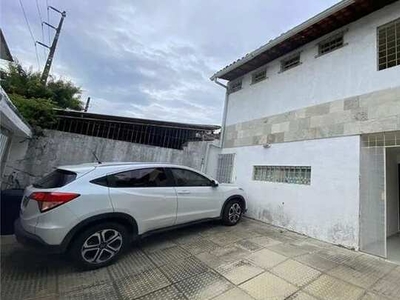 Casa com 7 dormitórios para alugar, 200 m² por R$ 3.850/ano - Campo Grande - Recife/PE