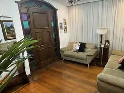 Casa grande disponível para locação para fins comerciais ou residencial. Valor R$ 3.500,00