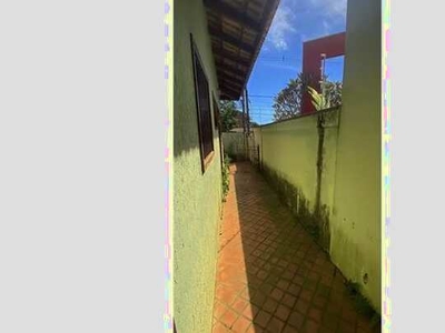 Casa para alugar em Bairro Das Palmeiras de 300.00m² com 4 Quartos e 3 Garagens