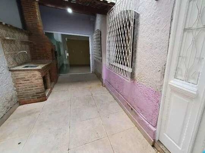 Méier - Ampla casa com 3 Quartos, 2 Vagas e Churrasqueira